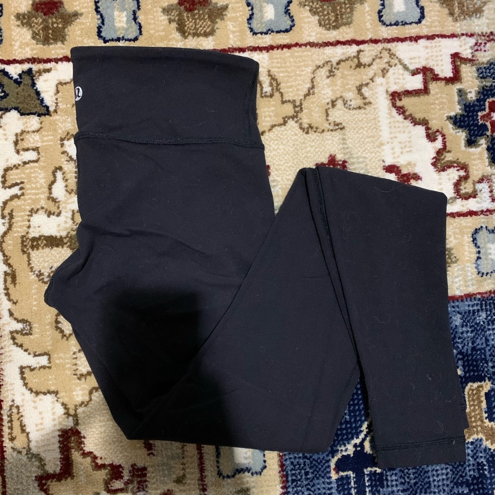 (SOLD) Lululemon Wunder Under EUC size 4
